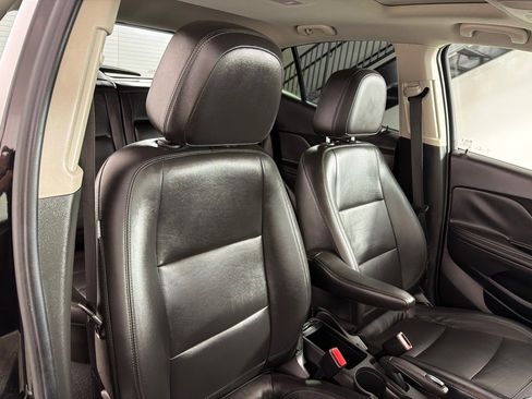 Used 2017 Buick Encore Essence w/ Experience Buick Package AWD/4WD image 27