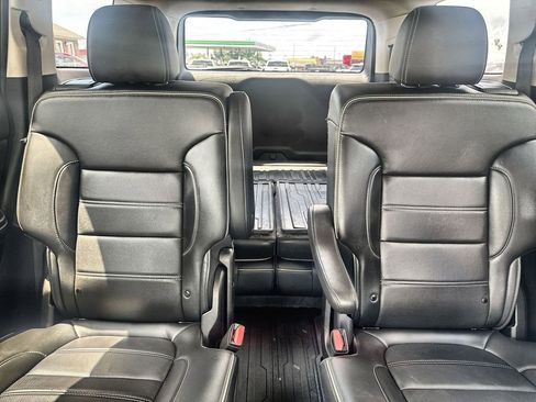Used 2021 GMC Acadia Denali w/ Denali Ultimate Package AWD/4WD image 18