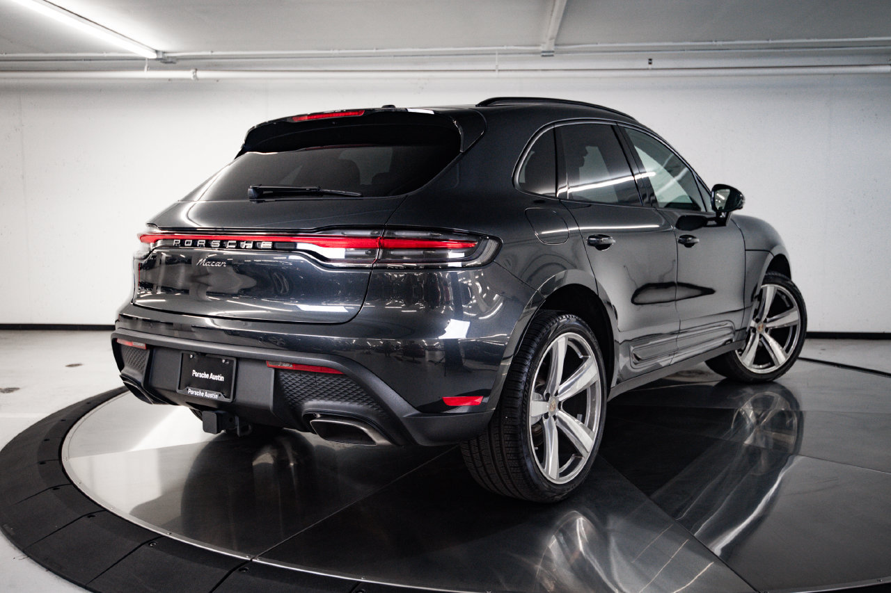 Certified 2026 Porsche Macan AWD/4WD image 7