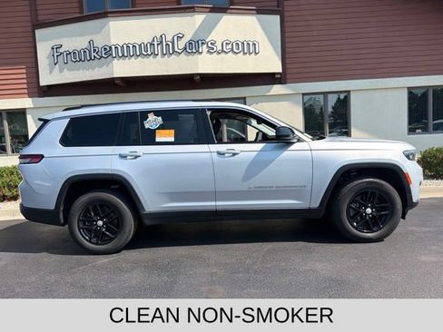 Used 2023 Jeep Grand Cherokee L Laredo w/ Luxury Tech Group I AWD/4WD image 7