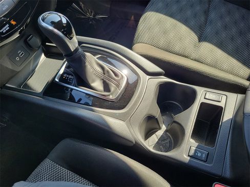 Used 2022 Nissan Rogue Sport SV image 14