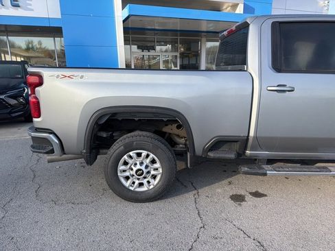 Used 2025 Chevrolet Silverado 2500 LT w/ Convenience Package image 4