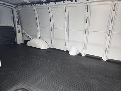 New 2025 GMC Savana 3500 Extended w/ Driver Convenience Package image 23