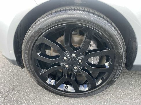 Used 2020 Land Rover Range Rover HSE image 19