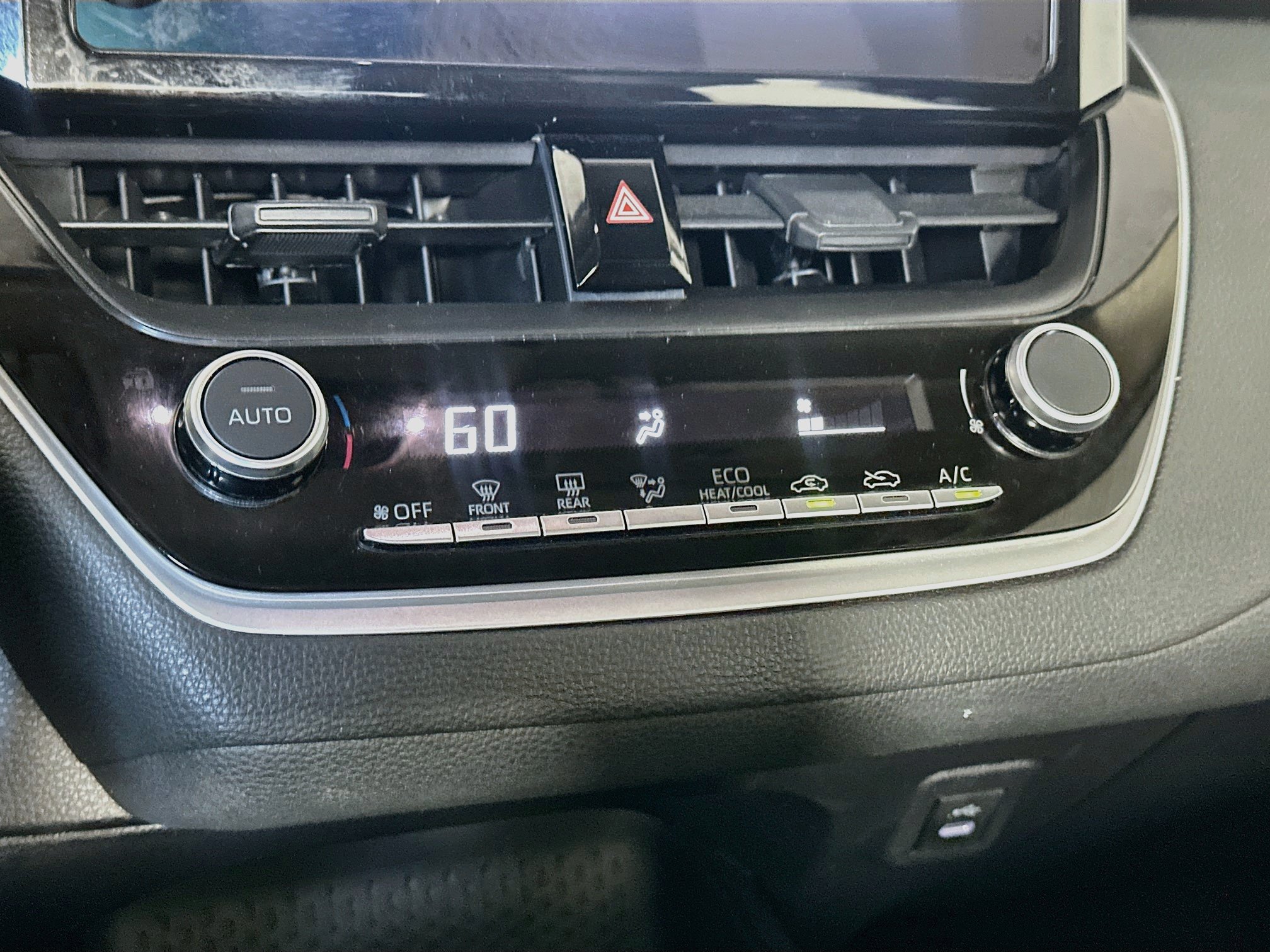 Used 2025 Toyota Corolla LE FWD image 22