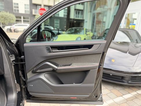 Used 2025 Porsche Cayenne GTS image 52