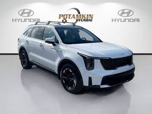 Used 2025 Kia Sorento S w/ Panoramic Sunroof Package FWD image 3