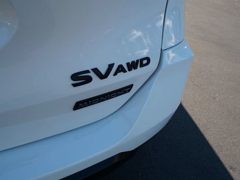 Used 2018 Nissan Rogue SV w/ Premium Package AWD/4WD image 9