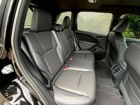 Used 2025 Subaru Forester Limited w/ Popular Package image 10