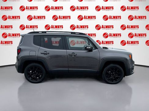Used 2018 Jeep Renegade Altitude image 4