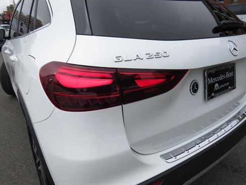 Used 2025 Mercedes-Benz GLA 250 4MATIC image 24