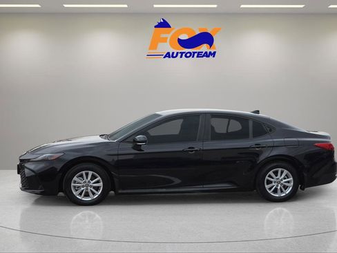 Used 2025 Toyota Camry LE w/ Convenience Package image 2