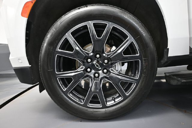 Used 2023 Chevrolet Tahoe Premier w/ Advanced Technology Package AWD/4WD image 13