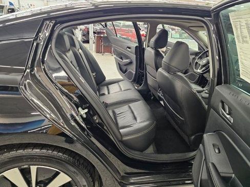 Used 2019 Nissan Altima 2.5 SL FWD image 32