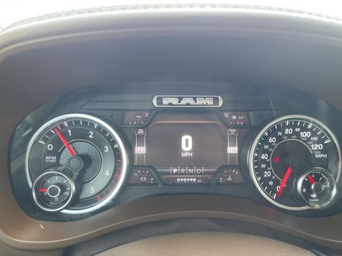 Used 2020 RAM 3500 Laramie AWD/4WD image 18