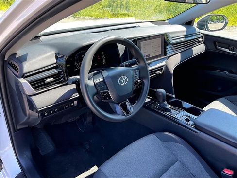 Certified 2025 Toyota Camry LE FWD image 8