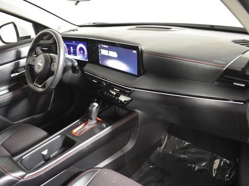 Certified 2025 Nissan Kicks SR w/ SR Premium Package image 34