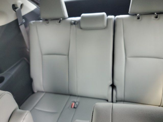 Used 2022 Toyota Highlander XLE AWD/4WD image 11