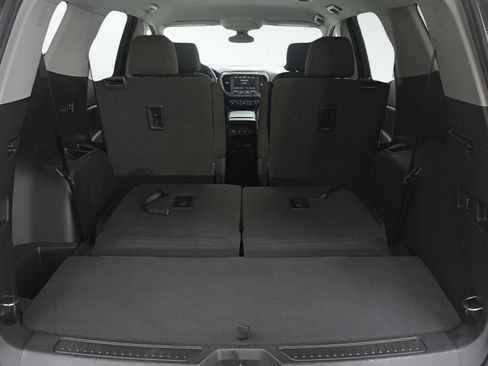 Used 2021 GMC Acadia AT4 image 9