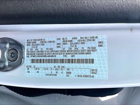 Used 2021 Ford Escape SE w/ Cold Weather Package AWD/4WD image 18