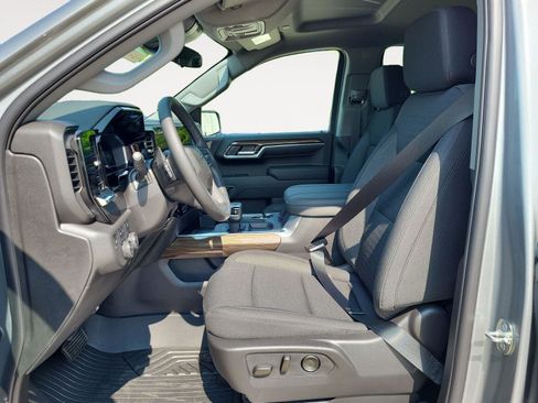 Used 2024 Chevrolet Silverado 1500 LT Trail Boss image 10