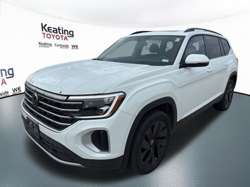 Used 2025 Volkswagen Atlas SE image 3