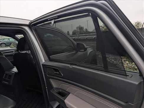 Used 2023 Volkswagen Atlas Cross Sport SEL Premium R-Line image 17