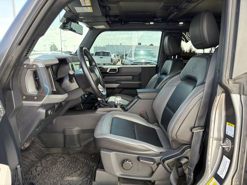 Used 2022 Ford Bronco Black Diamond AWD/4WD image 2