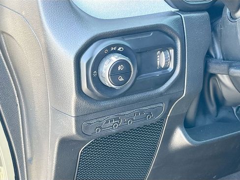 Used 2025 Jeep Gladiator Sport image 18