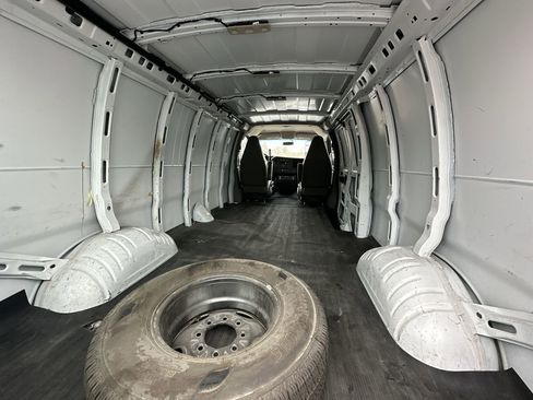 Used 2022 Chevrolet Express 2500 WT w/ Driver Convenience Package image 23