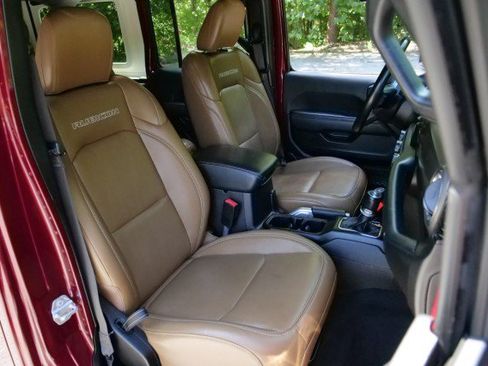 Used 2021 Jeep Wrangler Unlimited Rubicon AWD/4WD image 37