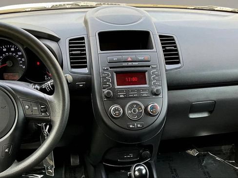 Used 2013 Kia Soul FWD image 9