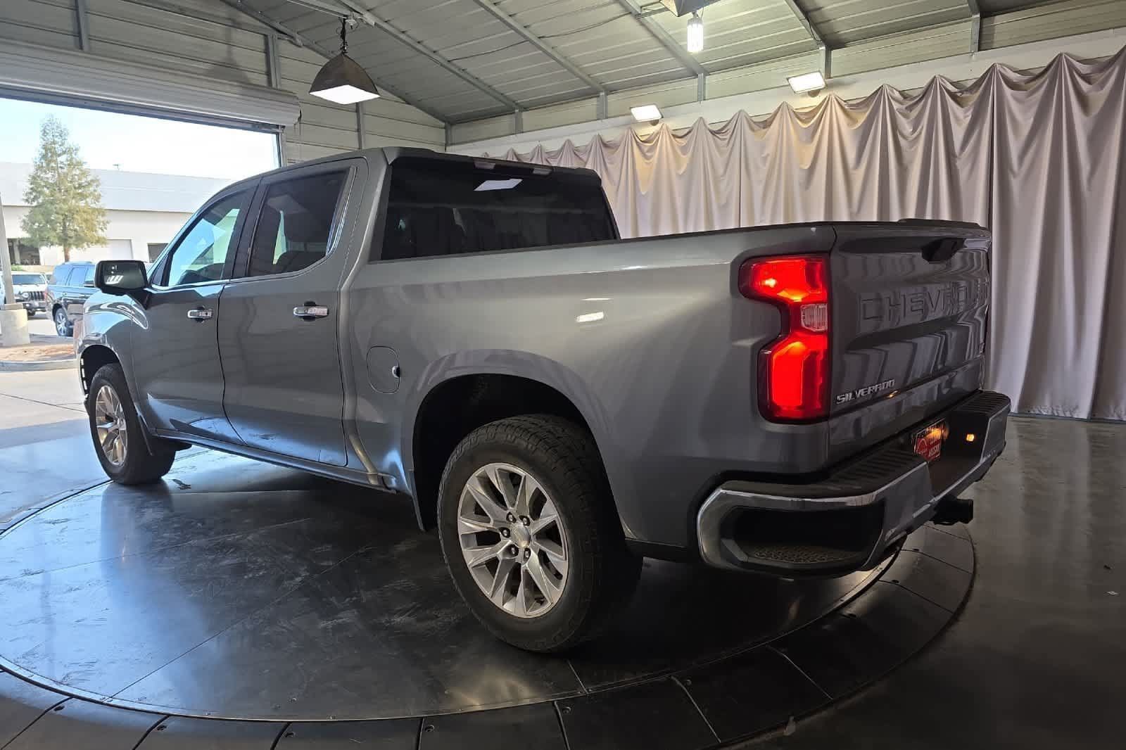 Used 2019 Chevrolet Silverado 1500 LTZ AWD/4WD image 7