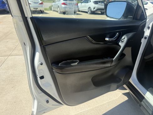 Used 2020 Nissan Rogue SL w/ Premium Package FWD image 19