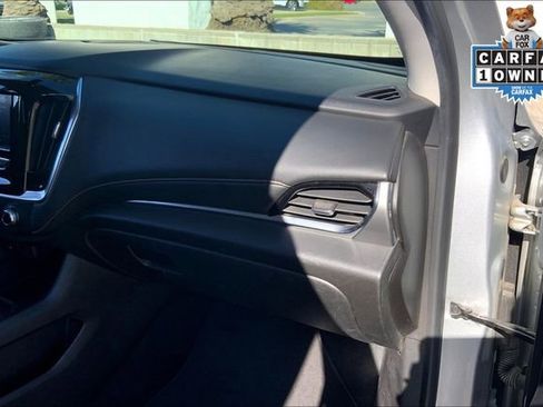 Used 2021 Chevrolet Traverse LT FWD image 16