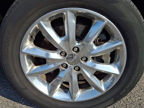 Used 2015 Jeep Cherokee Limited AWD/4WD image 8