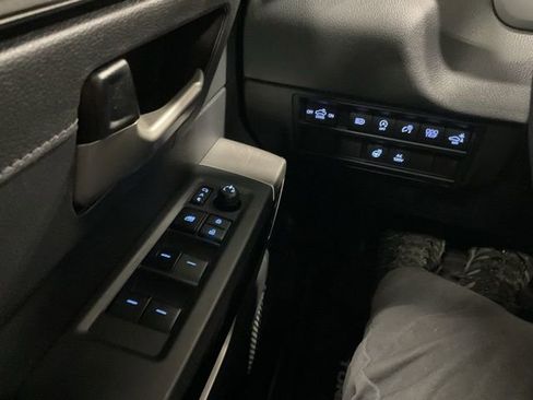 Used 2022 Toyota Tundra Limited image 17