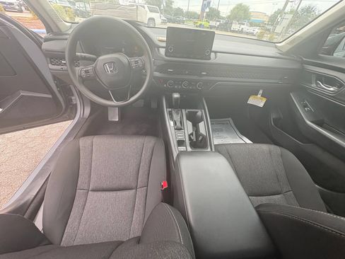 Used 2025 Honda Accord SE image 11