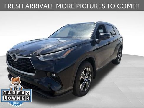 Used 2025 Toyota Highlander XLE AWD/4WD image 5