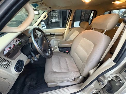 Used 2005 Ford Explorer Sport Trac XLS image 12