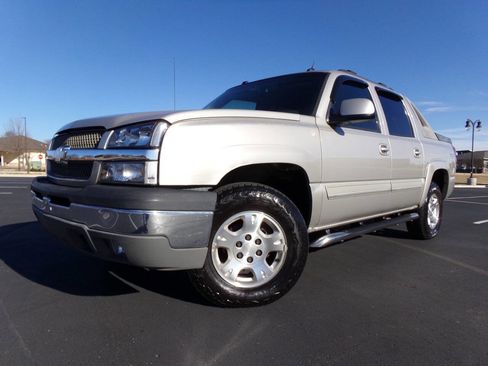 Used 2005 Chevrolet Avalanche Z71 w/ Sun And Sound Package image 15