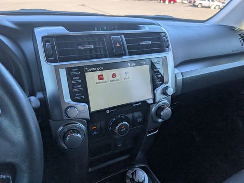 Used 2022 Toyota 4Runner SR5 Premium image 18