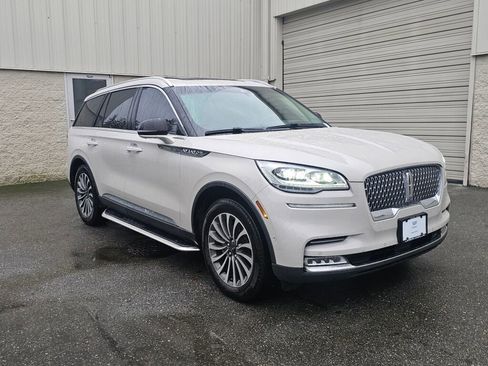 Used 2023 Lincoln Aviator Reserve w/ Equipment Group 201A image 10