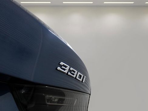 Used 2021 BMW 330i xDrive Sedan w/ Convenience Package image 29