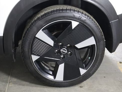 Used 2025 Nissan Kicks SR FWD image 37