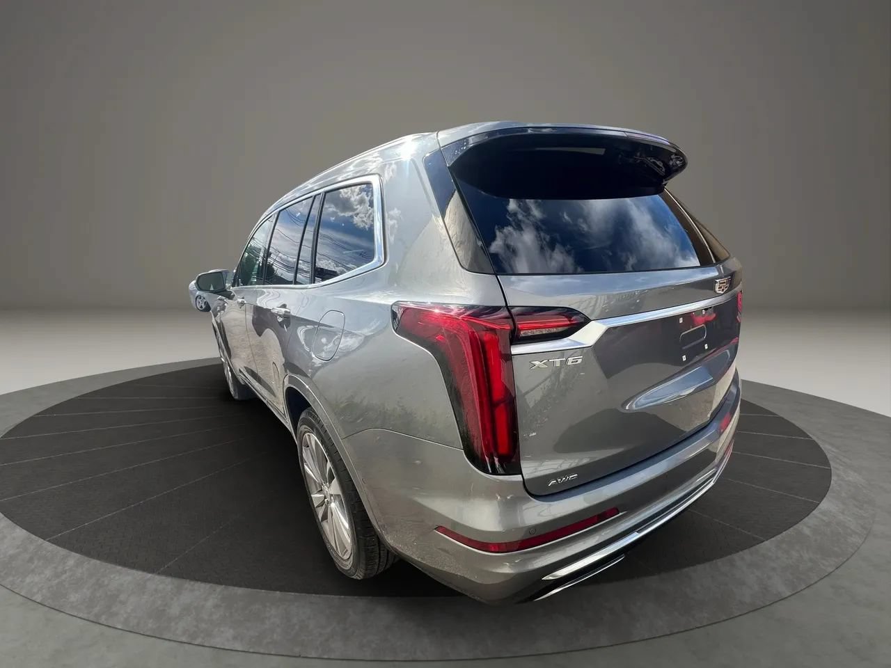 Used 2020 Cadillac XT6 Premium Luxury w/ Platinum Package AWD/4WD image 7
