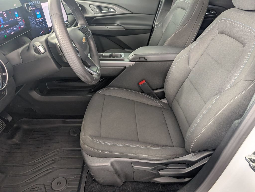 Certified 2026 Chevrolet Equinox EV LT FWD image 13