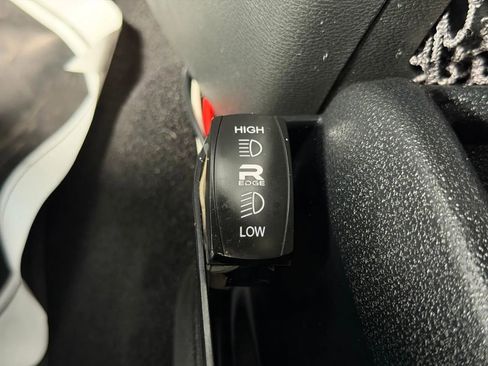 Used 2018 Jeep Wrangler Unlimited Sport S AWD/4WD image 35