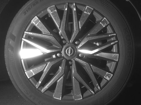 Used 2025 Nissan Altima 2.5 SV image 13