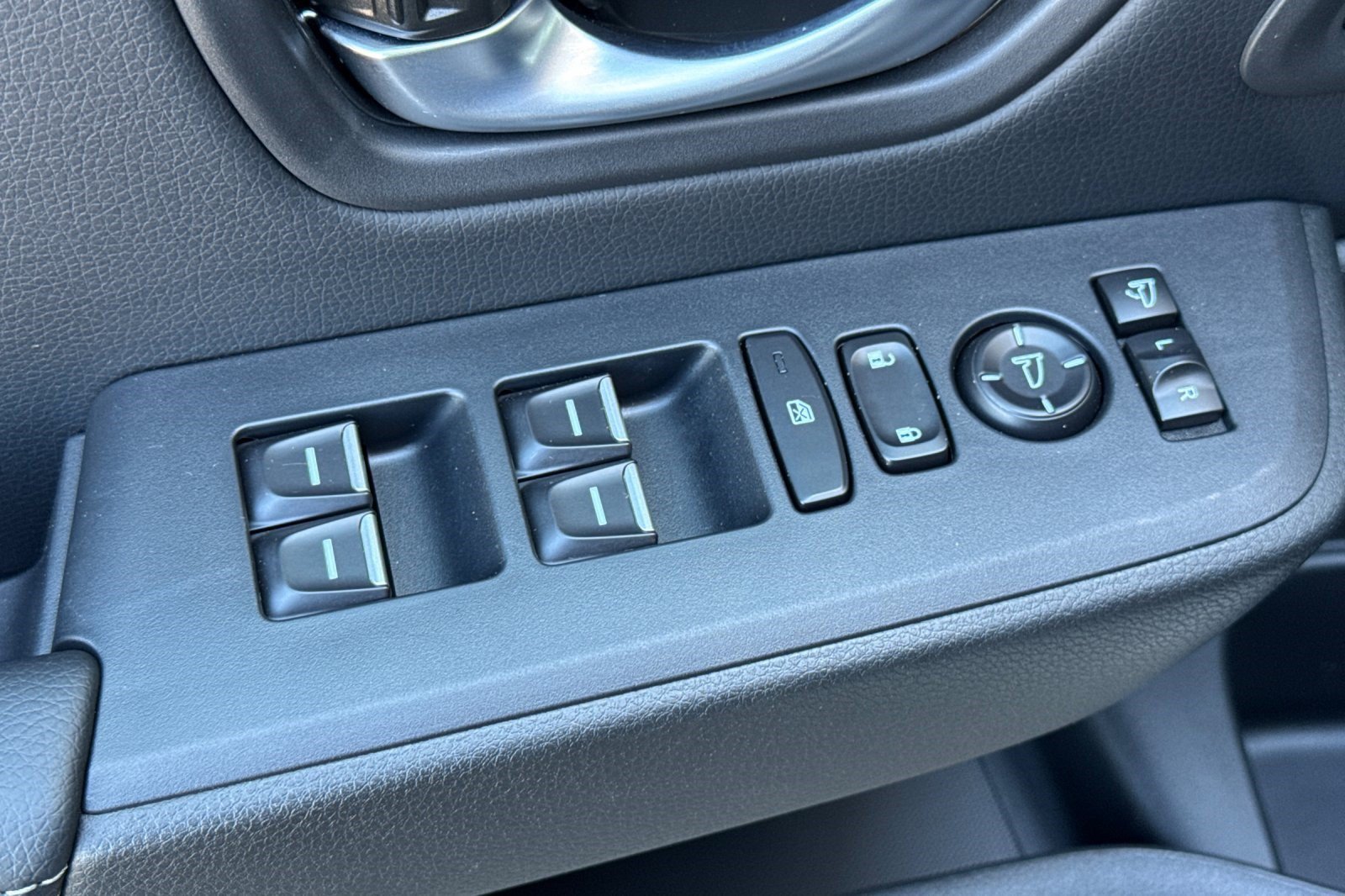 Used 2025 Honda Pilot Elite image 13